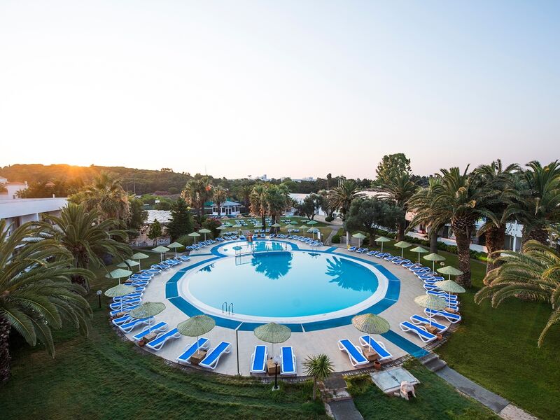 Altın Yunus Resort & Thermal Hotel Çeşme