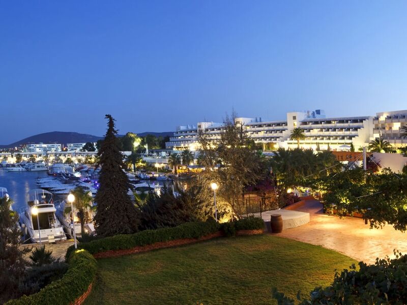 Altın Yunus Resort & Thermal Hotel Çeşme