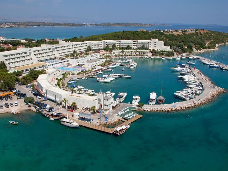 Altın Yunus Resort & Thermal Hotel Çeşme